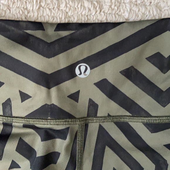 Lululemon Wunder Under Crop II leggings Pants. Size 6 - Picture 8 of 11